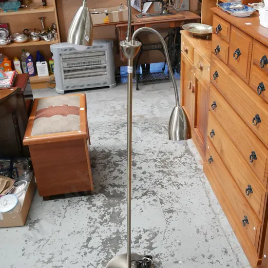 twin light standard lamp