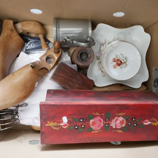 box; shoe lasts, beer tankard etc