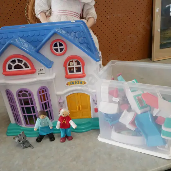 plastic dollshouse with dolls and accessories