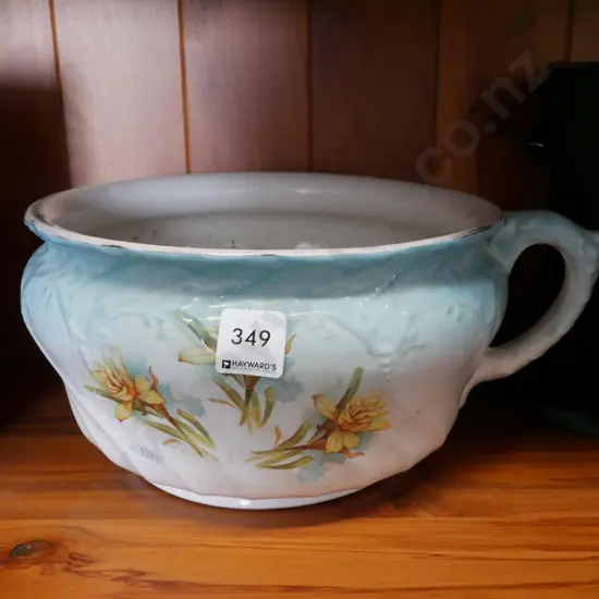chamber pot
