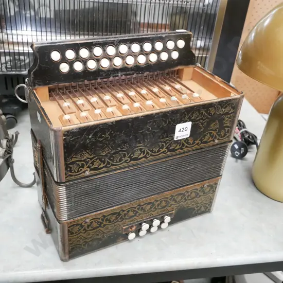 restorer's button accordion