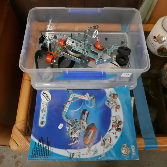Meccano multi models in plastic container