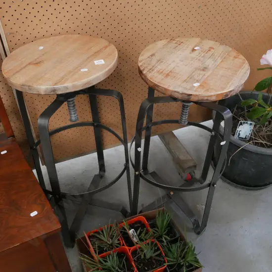 2x metal and wood bar stools