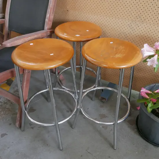 3x chrome and wood bar stools