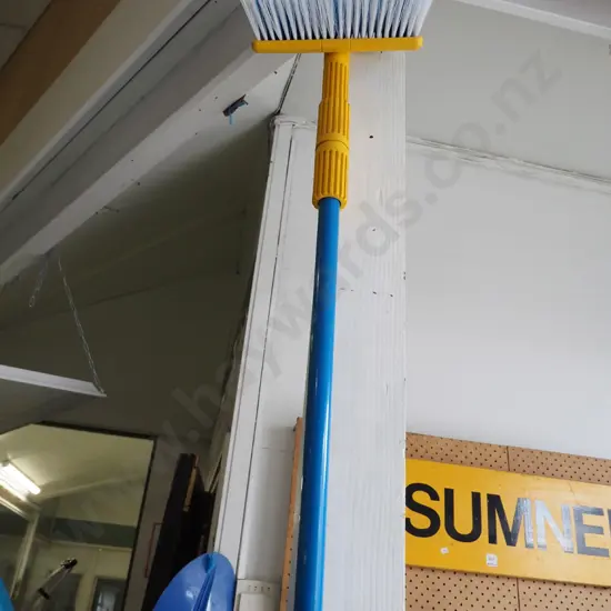 Raven telescopic window brush and soap sticks