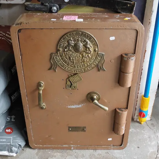 Milners patent fire resistant safe - keys in office