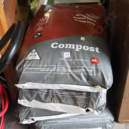 4x bags of compost