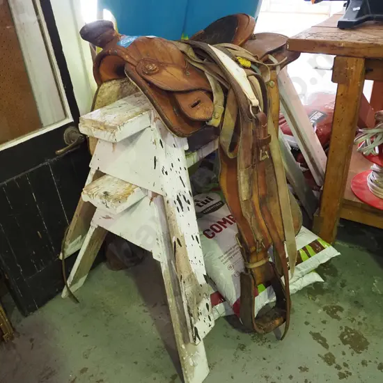 2x white wooden painted saw horses