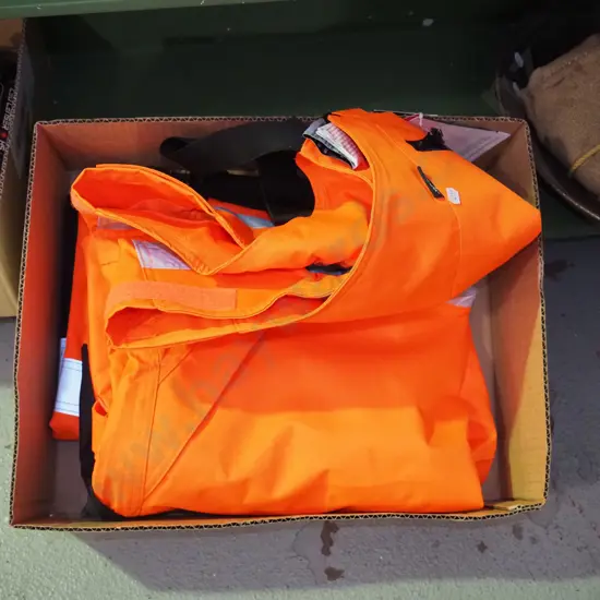 as-new Bison bib overall trousers Size 3XL