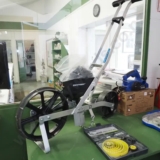 as-new Earth Way precision garden seeder