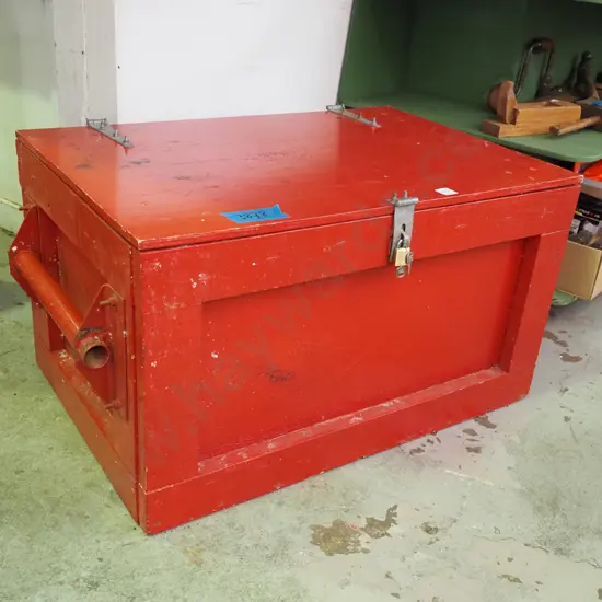 heavy duty red painted lockable tool box H-440 W-770 D-510
