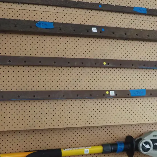 pair of heavy duty sash clamps L-2160 - yellow dots