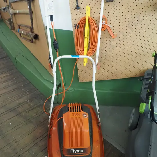 Flymo E4 100 corded lawn mower