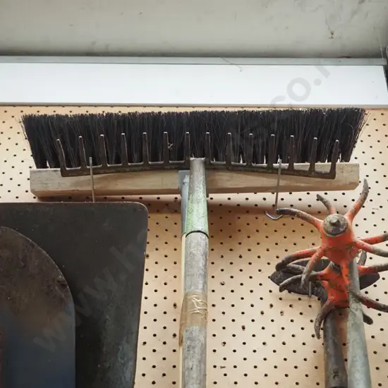 yard broom, garden rake