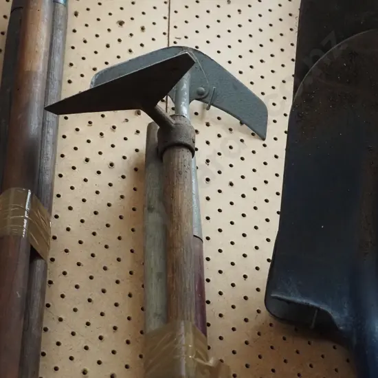 garden hoes, rake handle