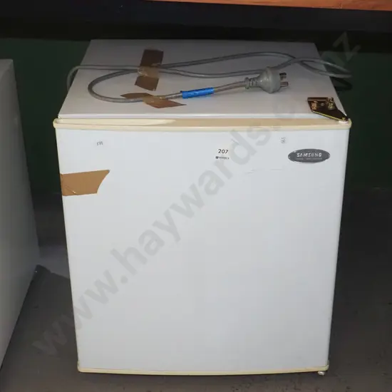 Samsung underbench fridge
