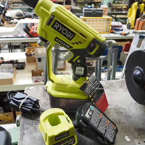 Ryobi battery powered Ezclean with charger and battery