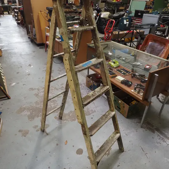 5 step wooden ladder