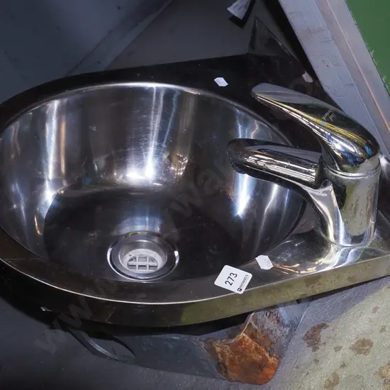 stainless steel sink