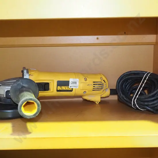 de Walt angle grinder