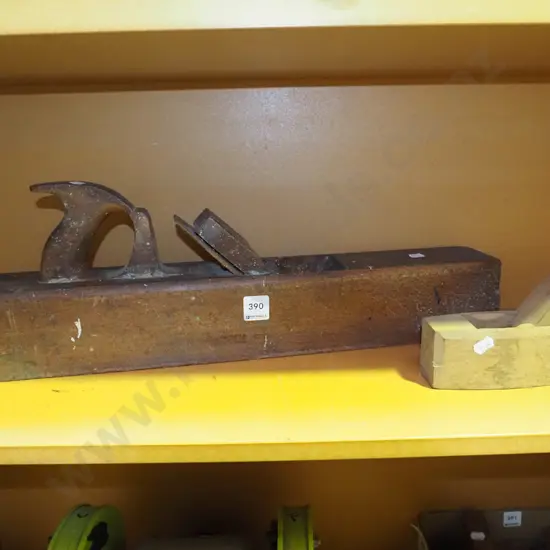 1x large wooden hand plane, 1x small wooden hand plane
