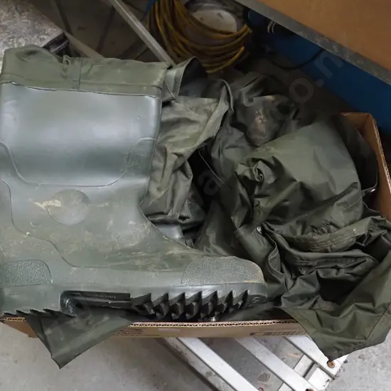 waders - size unknown, rain coat