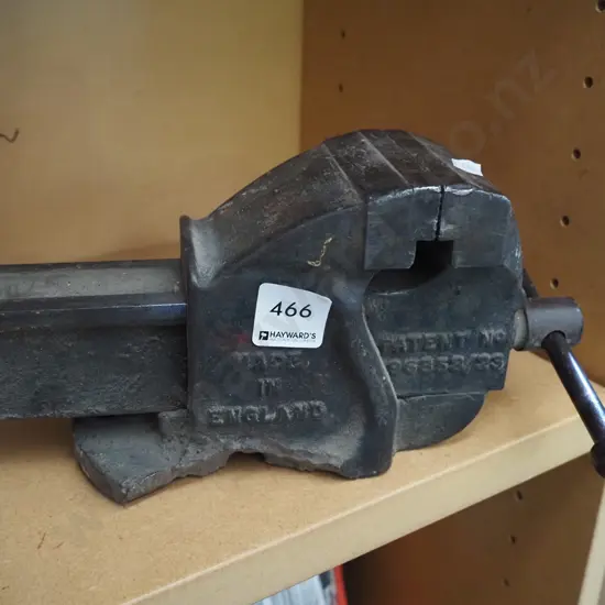 Record 80mm engineer's vice - damage to left hand side base