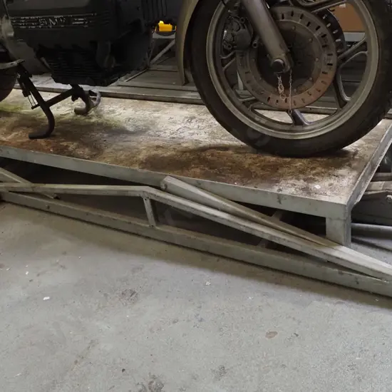 motorcycle workshop stand/lifter