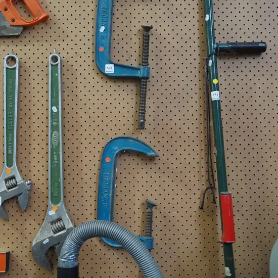 2x large G clamps - red dots