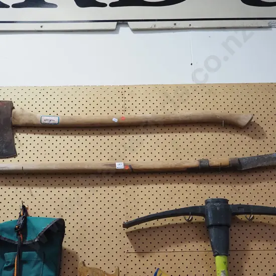 slasher, axe - red dots