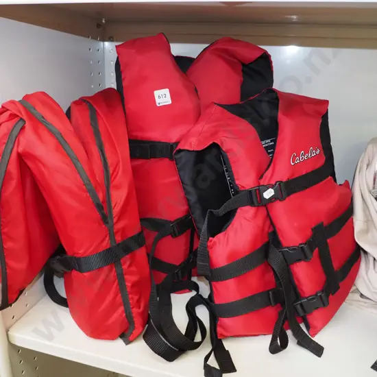 3x children's lifejackets