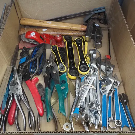 box; crescents, open end ring spanners, ratchets etc