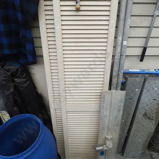 pair of louvre roller doors H-1820 W-410