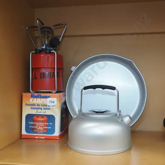 camp stove, kettle, frying pan - no handle