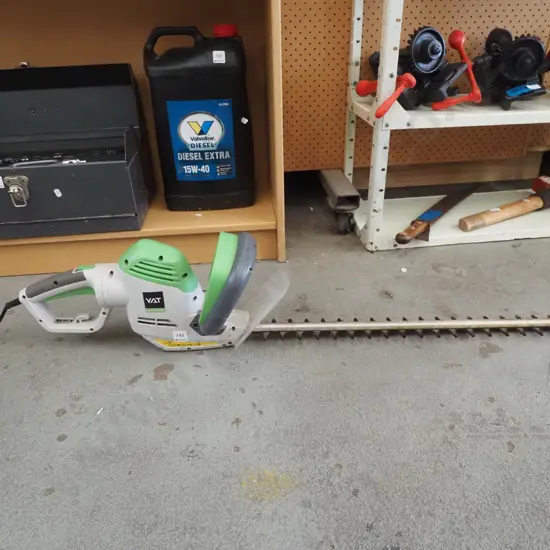 Yat corded hedge trimmers