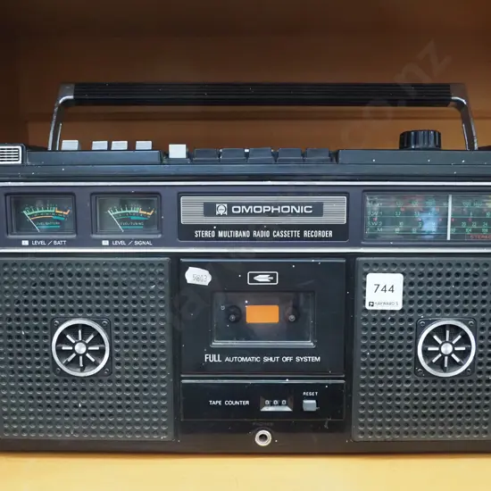Omophonic radio cassette player