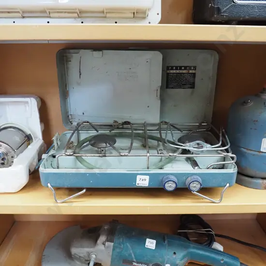 gas lantern, 2 burner camp stove