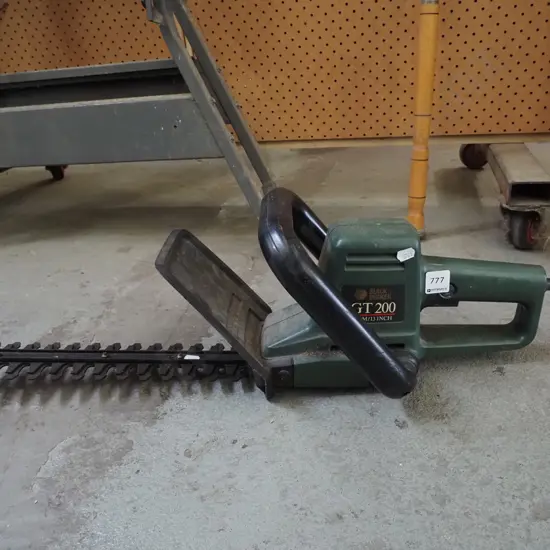 Black & Decker short blade hedge trimmers