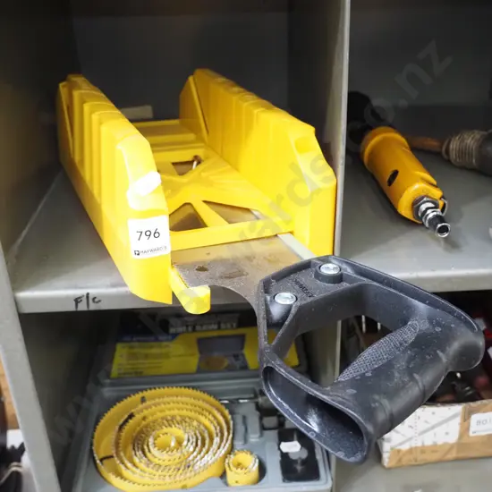 mitre saw and mitre box