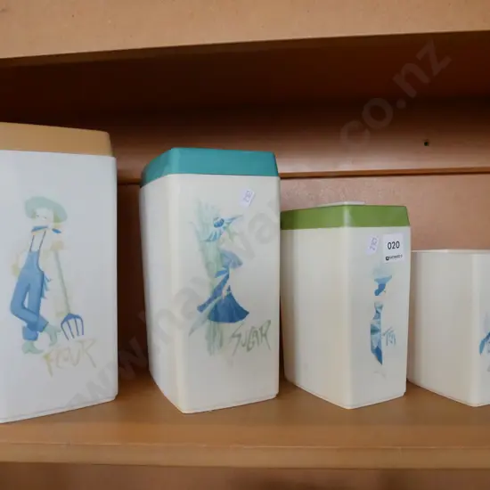 4x retro graduated storage containers - 1 missing lid