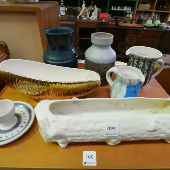 4x vases, 2x Hanmer pottery items - both have chips and cracks