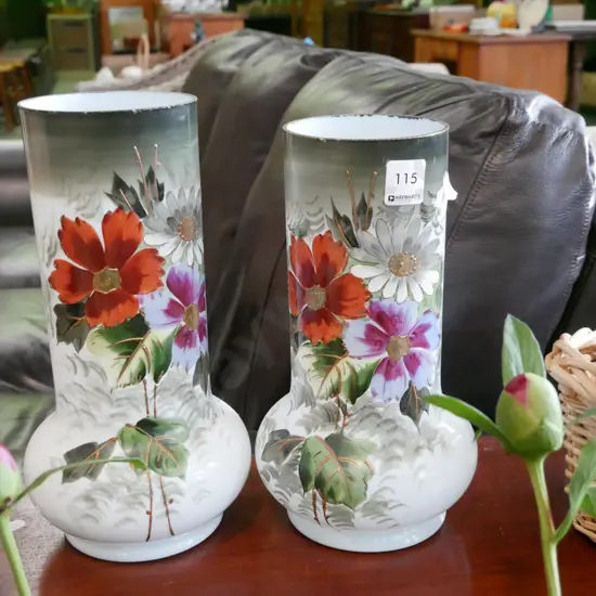 2x Victorian hand painted vases H-280