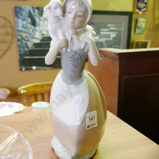 Nao figurine - girl and lamb H-250