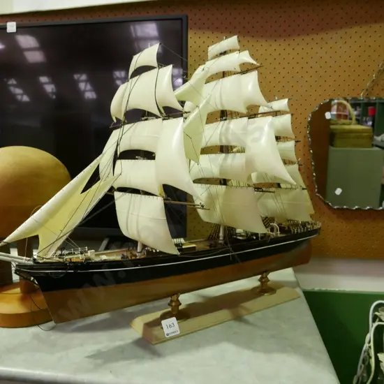 scale model of a sailing ship 