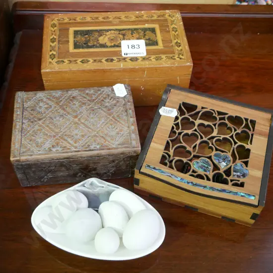 trinket boxes, pebbles in NZ pottery seashell dish