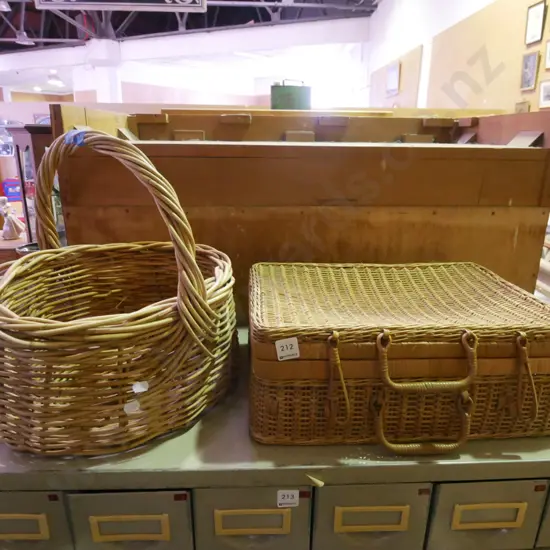 cane picnic hamper, basket