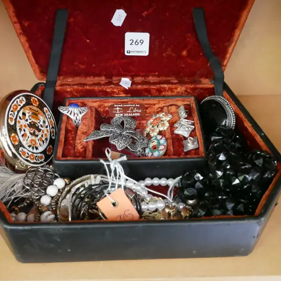 jewellery box; brooches, necklaces, powder compact etc