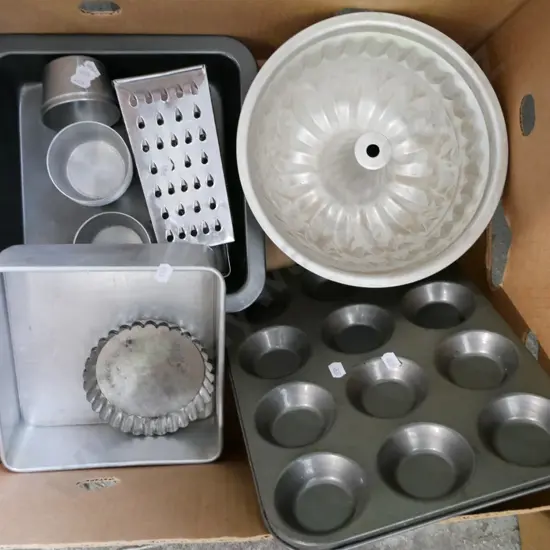 box; baking dishes, muffin trays etc