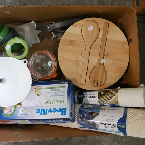 box; Breville backpack, salad bowl, easy liners etc