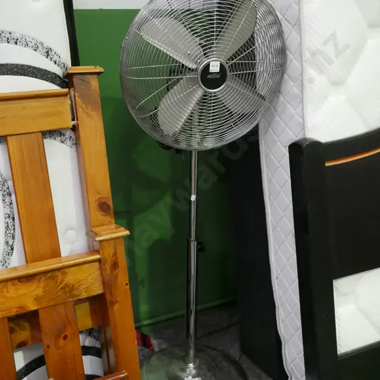 Mistral pedestal fan